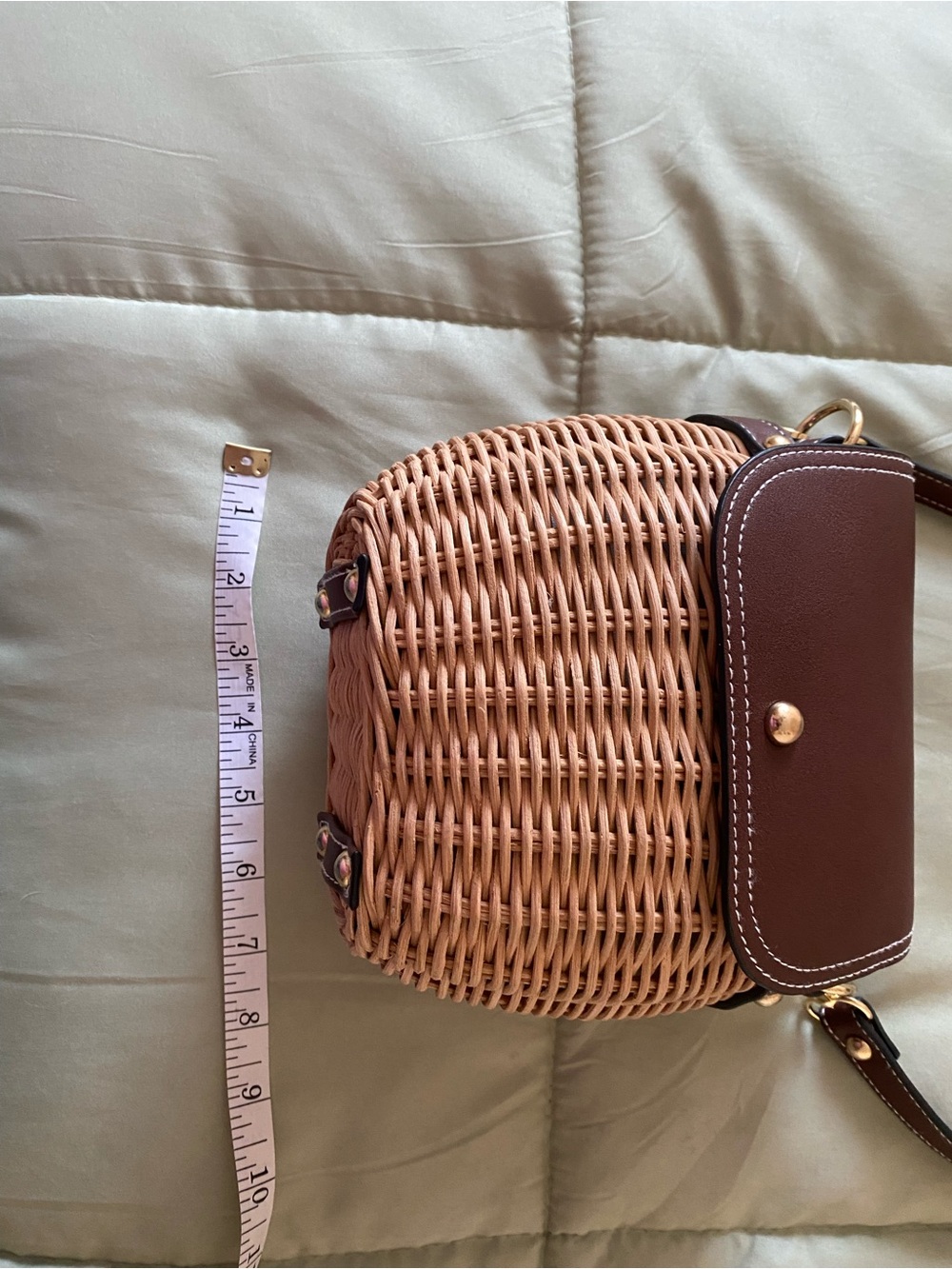 Tommy Bahama Woven Rattan Crossbody Bag with Dark Brown Leather Flap - Picture 7 of 12